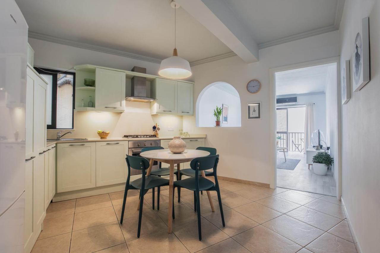 Stylish 3 Bedroom Apartment - St. Julians - 5 Mins From Balluta Bay Saint Julian's Eksteriør billede